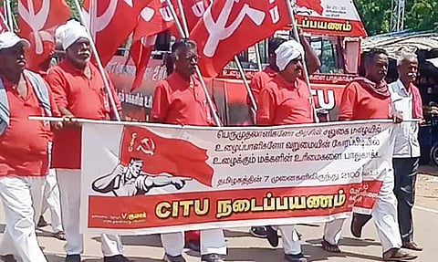 சி.ஐ.டி.யூ. தொழிற்சங்கத்தினர் நடைபயணம்