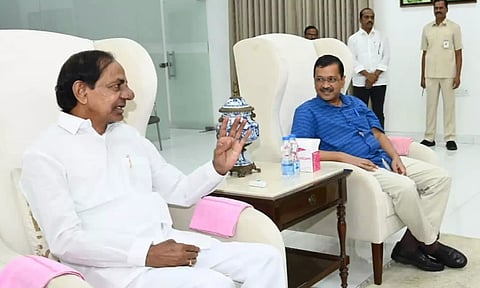 தெலுங்கானா முதல் மந்திரியுடன் அரவிந்த் கெஜ்ரிவால் சந்திப்பு