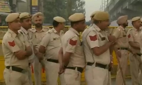 போலீஸ் பாதுகாப்பு