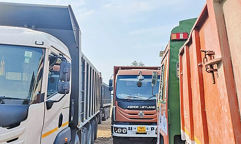களியக்காவிளை அருகே அதிக பாரம் கனிமவளம் ஏற்றி சென்ற 4 வாகனங்கள் பறிமுதல்