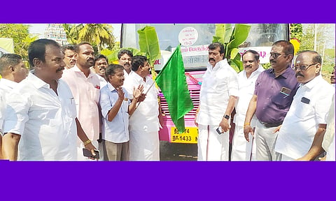 பேருந்து சேவையை மாங்குடி எம்.எல்.ஏ. கொடியசைத்து தொடங்கி வைத்தார்.