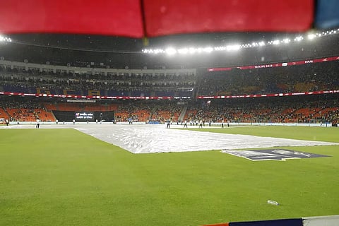 மழை காரணமாக ஐ.பி.எல் இறுதிப்போட்டி ரத்து- நாளை நடைபெறும் என அறிவிப்பு