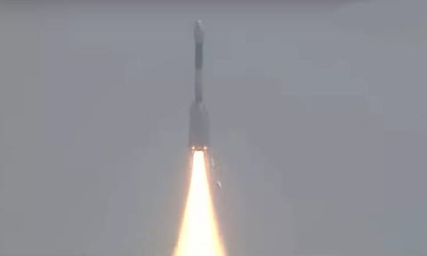 நவீன செயற்கைக்கோளுடன் 'ஜி.எஸ்.எல்.வி.எப்-12' ராக்கெட் விண்ணில் பாய்ந்தது