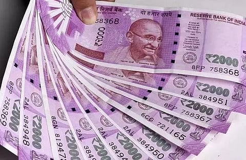 கோவையில் 2000 நோட்டுகளை வாங்க மறுக்கும் வர்த்தக நிறுவனங்கள்