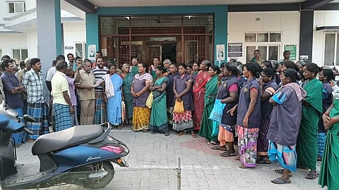 தூய்மை பணியாளர்கள் உள்ளிருப்பு போராட்டம்