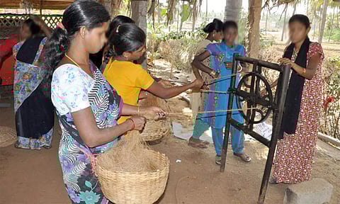 பெண்களுக்கு குறைந்த முதலீட்டில் அதிக வருமானம் தரும் தொழில்
