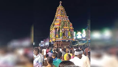பாண்டமங்கலம் மகா மாரியம்மன் கோவில் தேரோட்டம் நடைபெற்ற போது எடுத்த படம்