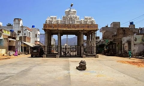 நாராயணவனம் கல்யாண வெங்கடேஸ்வரர் கோவிலில் பிரம்மோற்சவ விழா கொடியேற்றத்துடன் நாளை தொடக்கம்