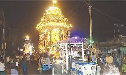 கடலூர் பாடலீஸ்வரர் கோவிலில் வைகாசி பெருவிழா:வெள்ளி ரதத்தில் சாமி வீதி உலா