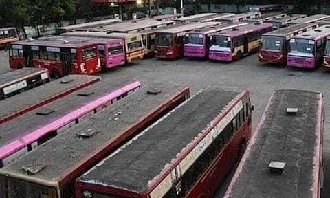 சென்னையில் இன்று மாலை போக்குவரத்து தொழிற்சங்கத்துடன் முத்தரப்பு பேச்சுவார்த்தை