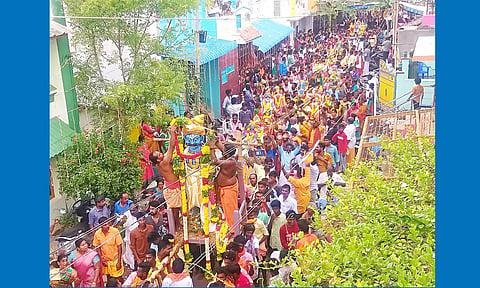 அய்யனார் கோவில் குதிரை எடுப்பு விழா
