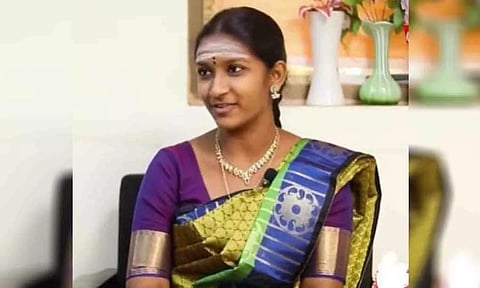  உமா நந்தினி.