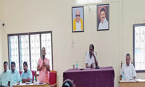 பண்ருட்டி நகர் மன்ற கூட்டம் நடைபெற்ற போது எடுத்த படம்.