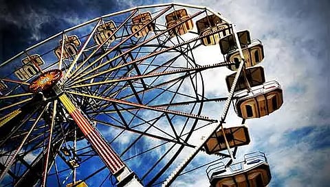 கடலூரில் பொருட்காட்சி ராட்டினத்தில் இருந்து தவறி விழுந்த சிறுவன்