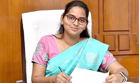 கலெக்டர் சாரூஸ்ரீ
