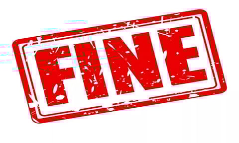 செல்போன் வாங்கியதில் குறைபாடு - பாதிக்கப்பட்டவருக்கு ரூ.15 ஆயிரம் நஷ்ட ஈடு