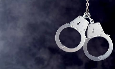 பணம் வைத்து சூதாடிய 4 பேர் கைது