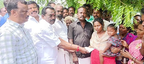 முருகேசன் எம்.எல்.ஏ. நிதியுதவி