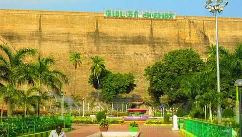 மேட்டூர் அணை பூங்காவிற்கு ஒரே நாளில் 11 ஆயிரம் பேர் வருகை