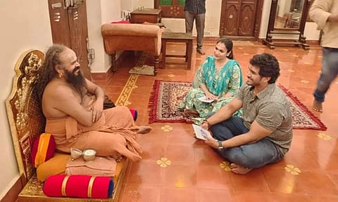 சவுந்தர்யா-விசாகன் தம்பதி