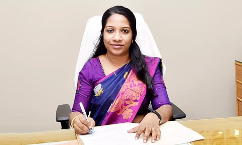 ஆபத்தான விளம்பர பேனர்கள் தொடர்பாக பொதுமக்கள் புகார் தெரிவிக்கலாம்-கலெக்டர் தகவல்