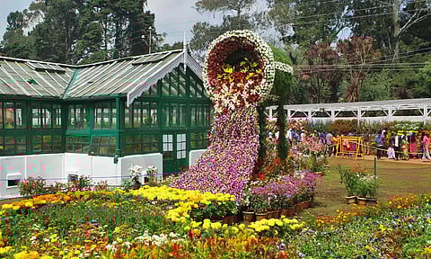 ஊட்டி தாவரவியல் பூங்காவில் மலர் அலங்காரம் மேலும் சில நாட்களுக்கு வைக்க முடிவு