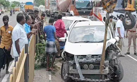 விபத்து ஏற்பட்ட காட்சி.