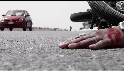 வாலிபர்-தொழிலாளி உள்பட 3 பேர் பலி