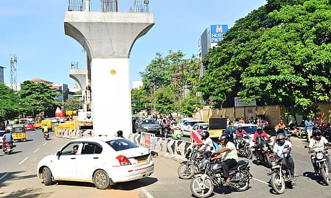 கோவை லட்சுமி மில் சந்திப்பில் போக்குவரத்து மாற்றம்
