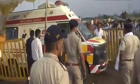 300 அடி போர்வெல் குழிக்குள் விழுந்த இரண்டரை வயது குழந்தை - மயங்கிய நிலையில் மீட்டும் உயிரிழந்த பரிதாபம்