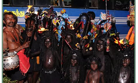 வேடம் சொல்லும் அம்மன்