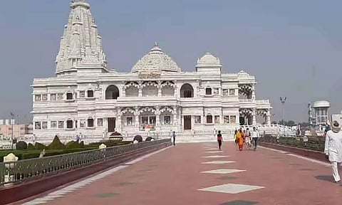 பிருந்தாவனத்தில் கண்ணன்