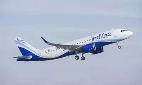 சென்னை நோக்கி வந்த இண்டிகோ விமானத்தில் என்ஜின் கோளாறு.. டெல்லியில் அவசர தரையிறக்கம்
