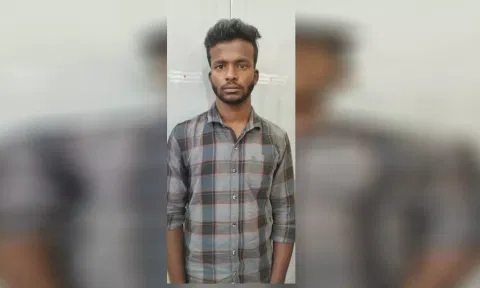கைது செய்யப்பட்ட வாலிபர். 