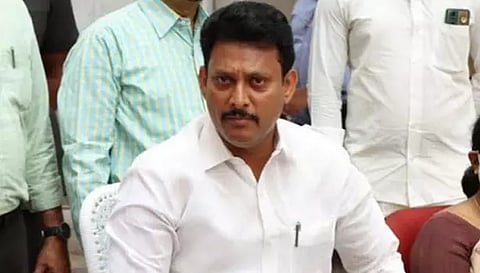 11-ம் வகுப்பு பொதுத்தேர்வை ரத்து செய்வது பற்றி முடிவாகவில்லை- அமைச்சர் அன்பில் மகேஷ் பொய்யா மொழி