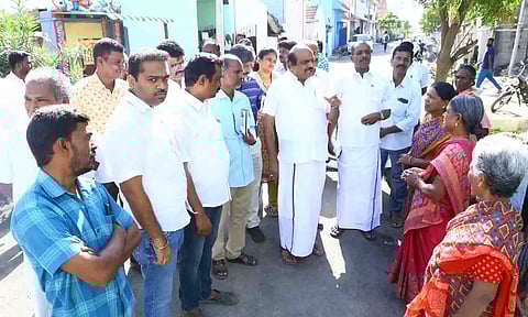 எம்.எல்.ஏ., செல்வராஜ் பொதுமக்களிடம் கோரிக்கைகளை கேட்டு அறிந்த காட்சி.