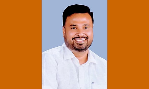 நகர் இளைஞரணி அமைப்பாளர் ஹமீது சுல்தான்.