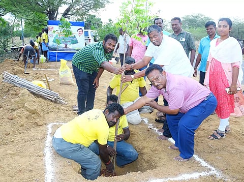 மரக்கன்றுகள் நடும் விழா