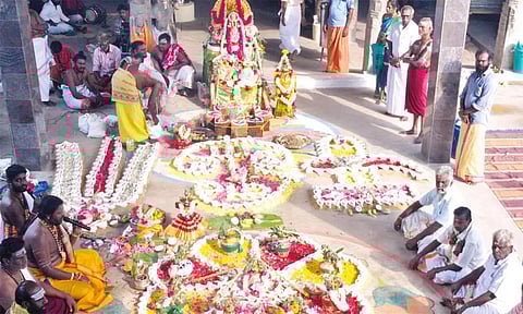 மண்டலாபிஷேக விழா நடந்தபோது எடுத்தபடம்.