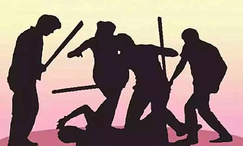 மாடு விடும் விழா தொடர்பாக தொழிலாளி மீது தாக்குதல்