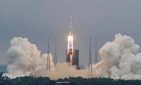 ஒரே ராக்கெட்டில் 41 செயற்கைக்கோள்களை விண்ணில் செலுத்தி சீனா புதிய சாதனை