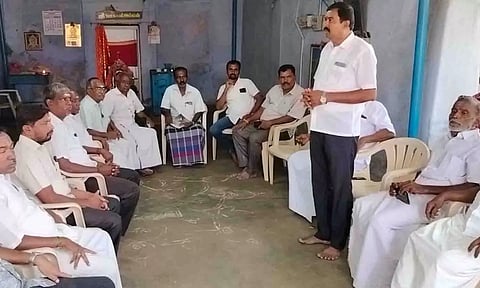 ஆலோசனை கூட்டம் நடைபெற்ற காட்சி.