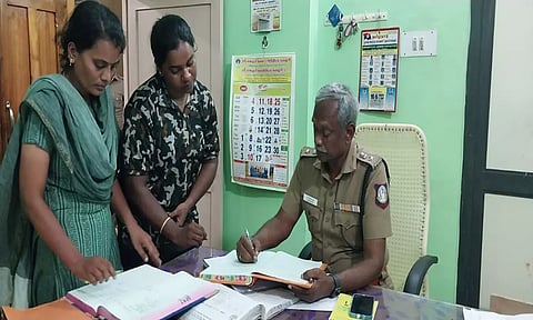 தியாகதுருகம் போலீஸ் நிலையத்தில் கள்ளக்குறிச்சி மாவட்ட போலீஸ் சூப்பிரண்டு மோகன்ராஜ் ஆய்வு மேற்கொண்டார்.