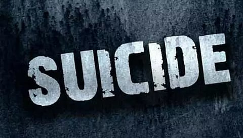 நெல்லையில் இன்று காலை ரெயில் முன் பாய்ந்து டிரைவர் தற்கொலை