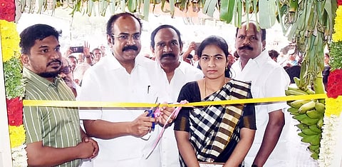 ஆனைக்கூட்டத்தில் அமைச்சர் தங்கம் தென்னரசு கால்நடை மருந்தக கட்டிடத்தை திறந்து வைத்தார்.