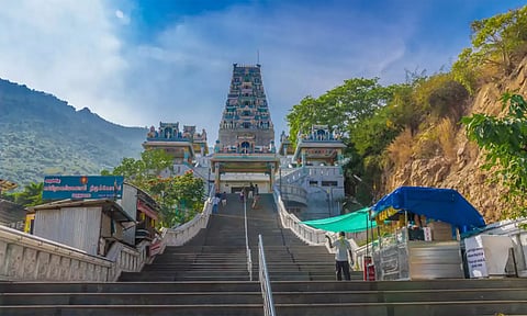 மருதமலை கோவிலுக்கு செல்ல பக்தர்களுக்கு கட்டுப்பாடு விதிப்பு