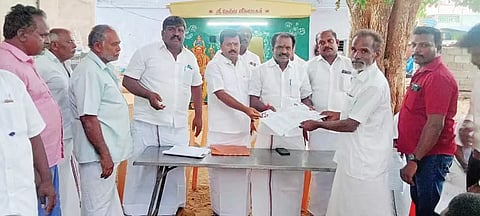  உறுப்பினர் சேர்க்கை முகாம் நடந்தபோது எடுத்த படம்.