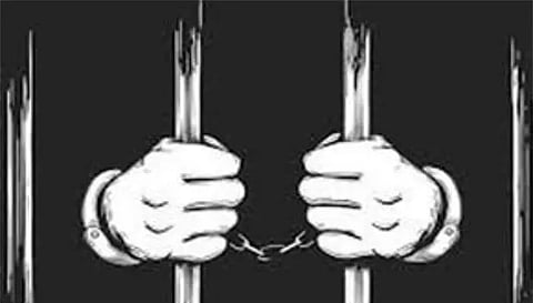 நகை பறித்த வாலிபருக்கு 3 ஆண்டு சிறை