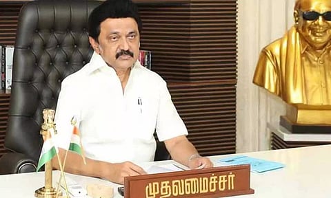 போலீஸ் அதிகாரிகள், போலீசாருக்கு முதலமைச்சர் பதக்கம் அறிவிப்பு- முதலமைச்சர் வழங்குகிறார்