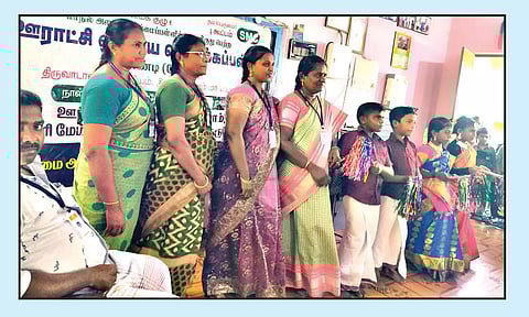 மேலாண்மைக்குழு கூட்டம் நடந்தபோது எடுத்தபடம்.